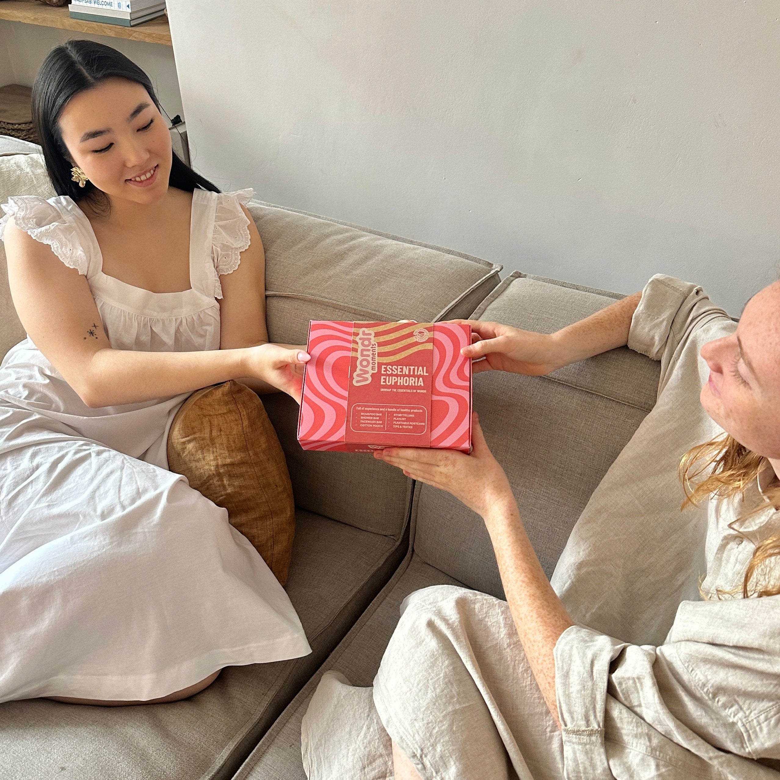 ESSENTIAL EUPHORIA GIFTBOX | WONDR Moment image 2