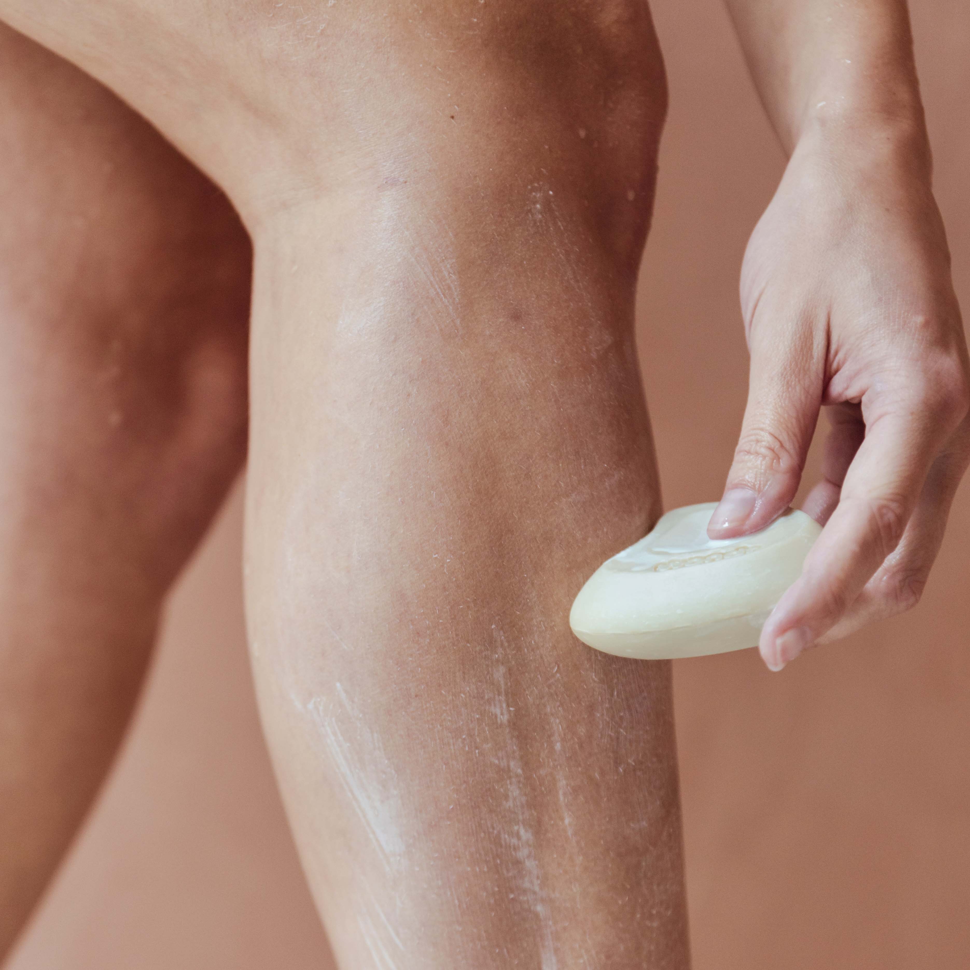 FRESH LARCH | Shaving Bar image 2