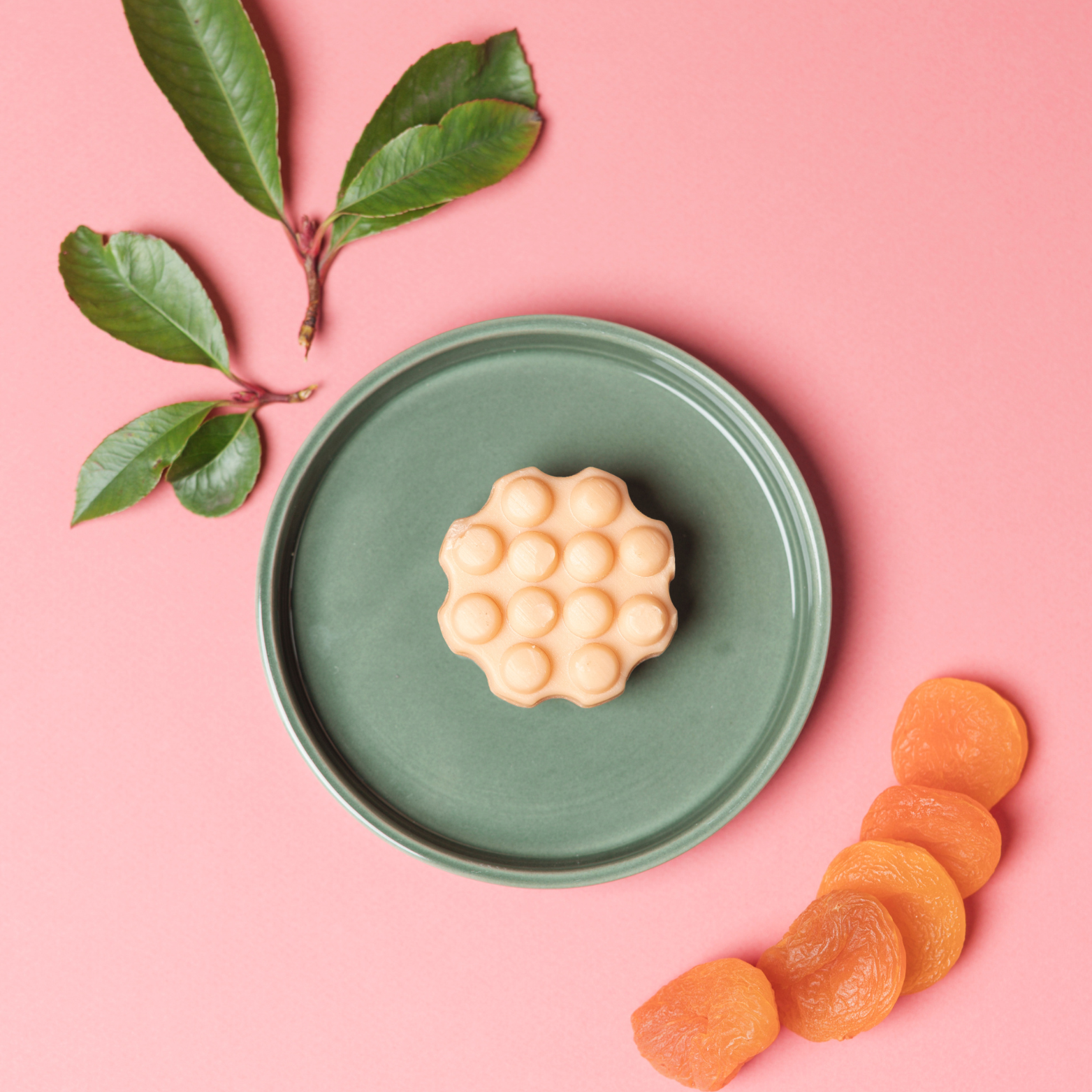 APRICOT DREAMS | Shampoo Bar image 3