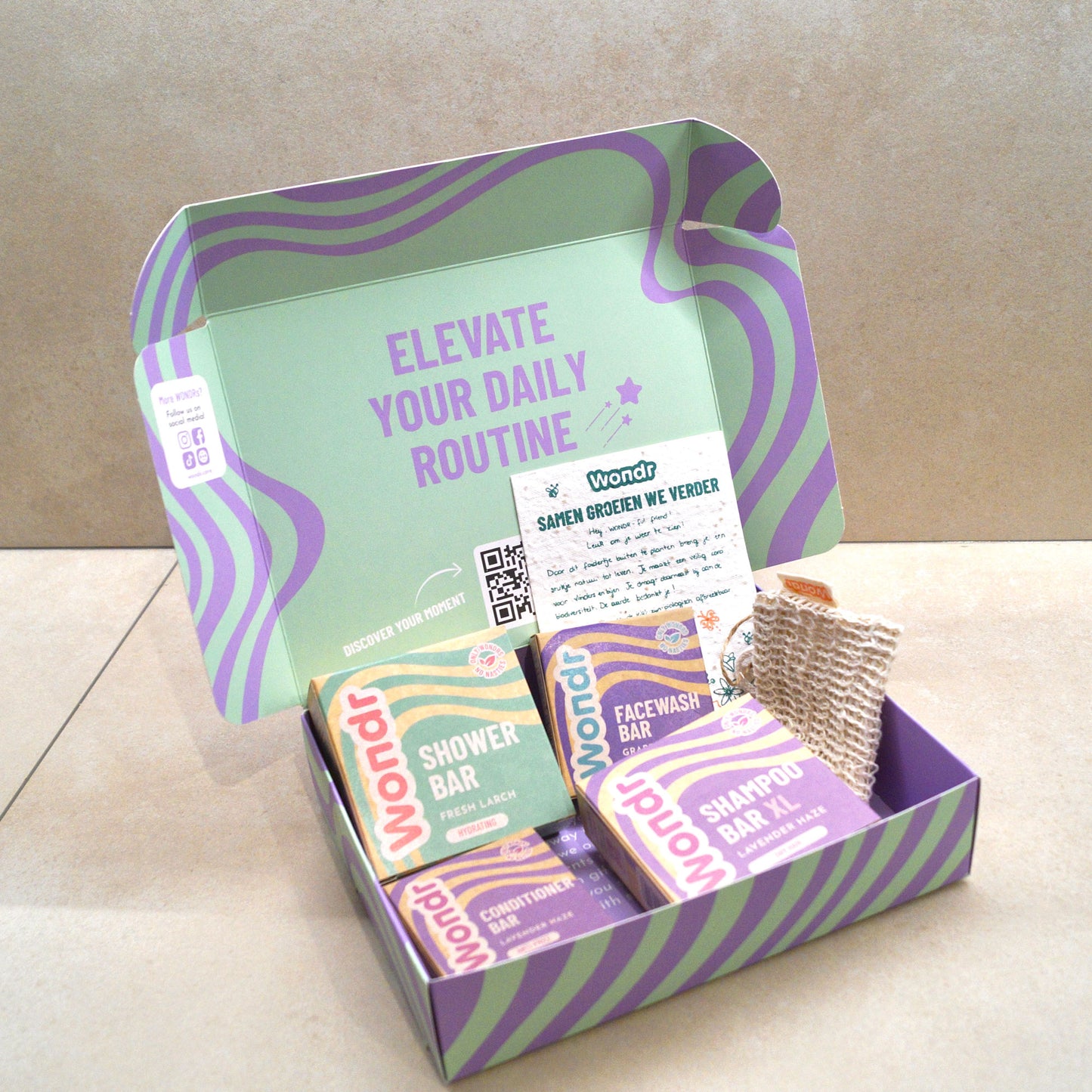 ESSENCE OF CARE GIFTBOX | WONDR Moment