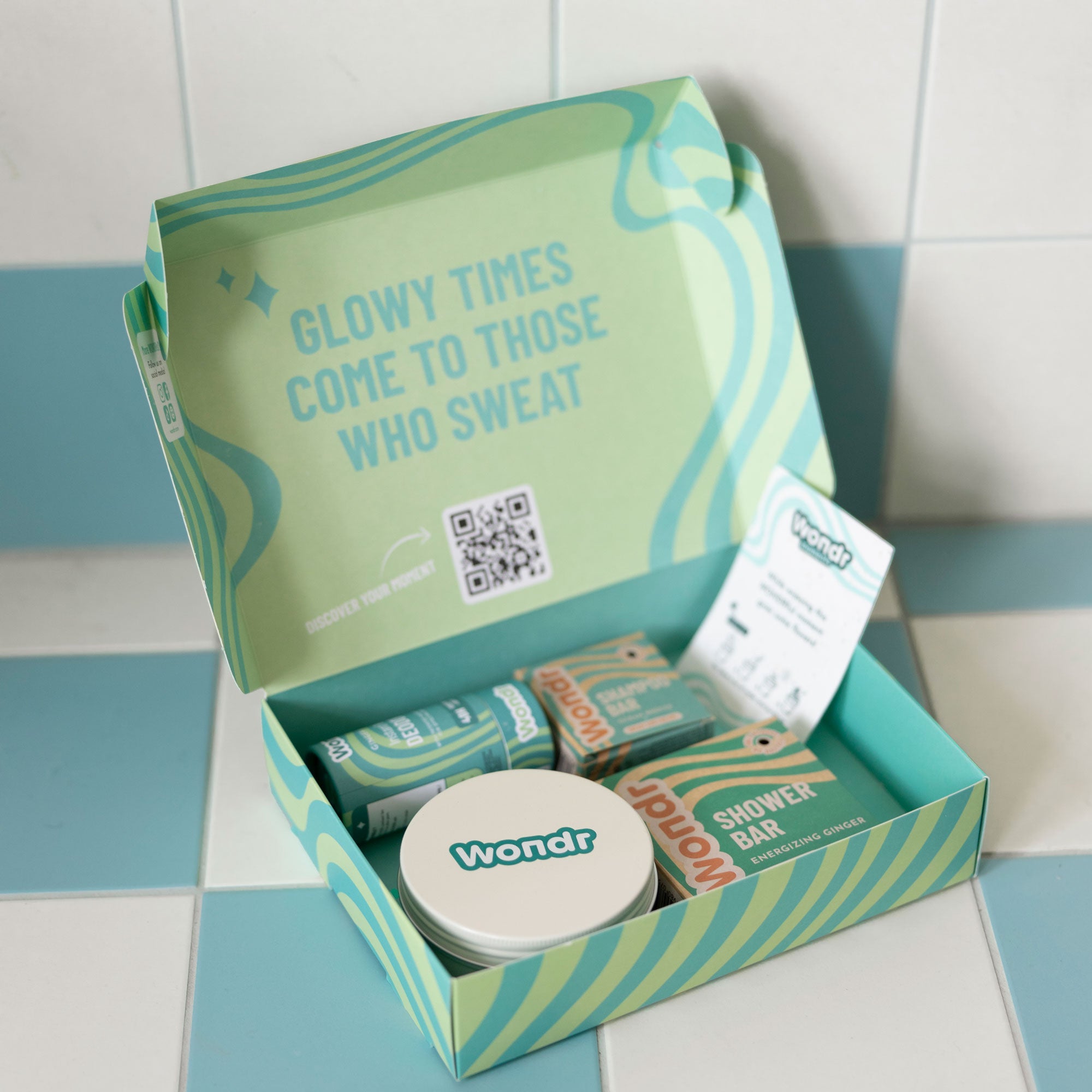 SWEAT & GLOW GIFTBOX | WONDR Moment image 3