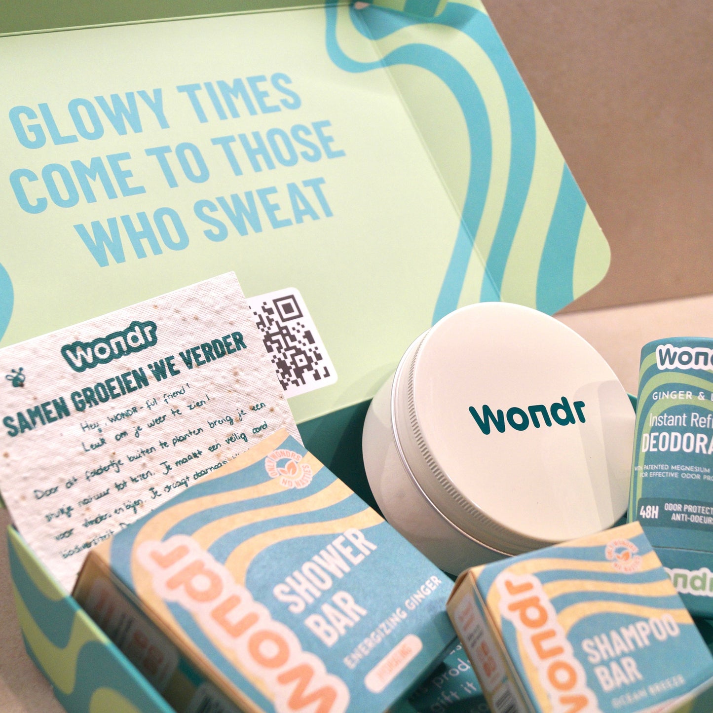 SWEAT & GLOW GIFTBOX | WONDR Moment