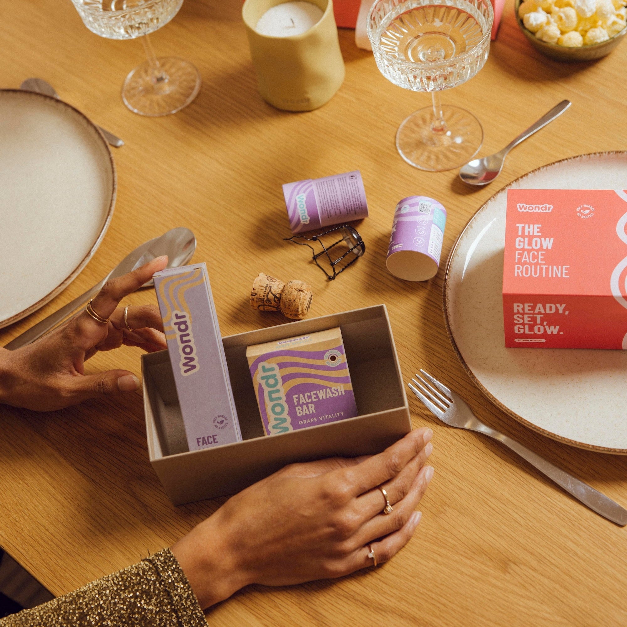 The Glow Face Routine | Wondr Gift image 4